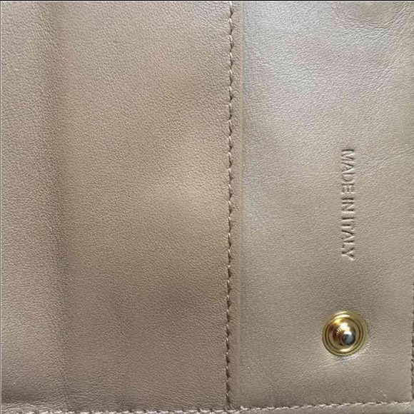 Authentic Miu Miu wallet - Picture 4 of 8